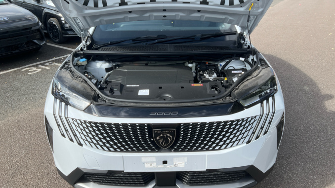 Peugeot 3008 157kW Allure 73kWh 5dr Auto Electric Estate - Image 8